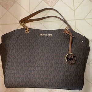 Michael Kors Lg shoulder tote